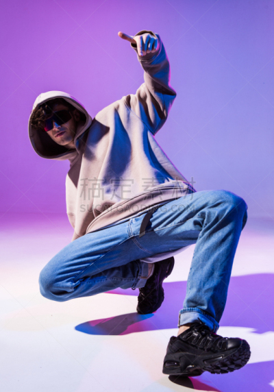 舞蹈,霹雳舞,连帽运动外套,美发师,留白,青年男人,演说家,教育