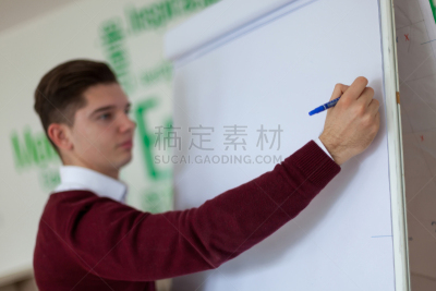 男商人,青年人,白板,想法,真实的人,会议中心,商务,商务研讨会,专业人员,工程师