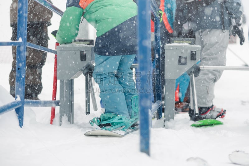 背景聚焦,滑雪场,雪板,运动,空中缆车,环境,雪,滑雪板,女人,暴风雨