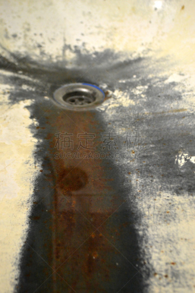 古典式,凌乱,生锈的,浴盆,特写,白色,湿,排水口,洞,被痛打的