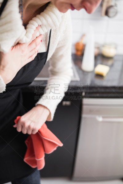 女人,厨房,家务,心型,胸痛,问题,妇女问题,臀,拿着,住宅内部
