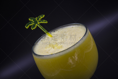 清新,橙汁,黑色背景,暗色,华贵,熟的,复古风格,现代,色彩鲜艳,古典式