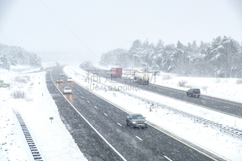 交通,公路,大风雪,冬天,寒冷,旅途,卡车,汽车,环境,半挂式卡车