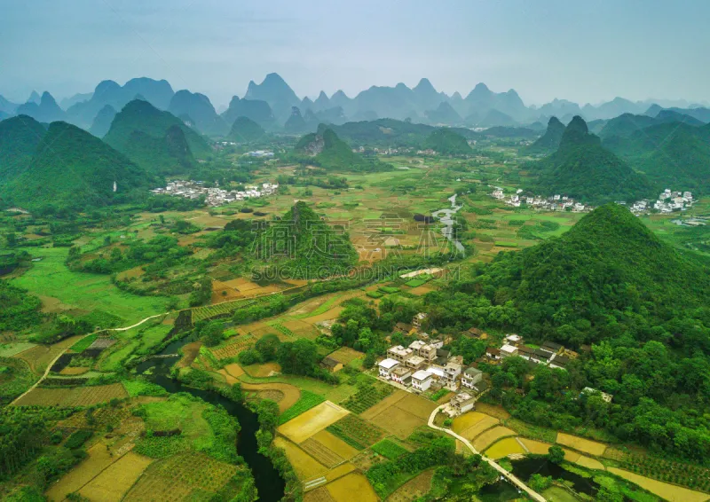 稻 中国 风景 田地 桂林 喀斯特 地形 农业 云 石灰石图片素材下载 稿定素材 稻 中国 风景 田地 桂林 喀斯特 地形 农业 云 石灰石图片素材下载 稿定素材