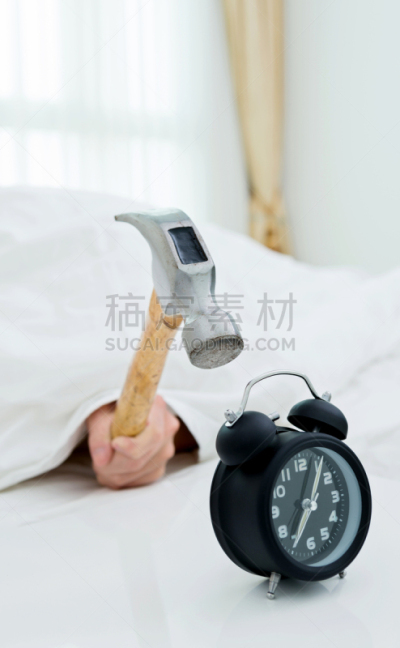 锤子,闹钟,男人,特写,就寝时间,部分,仅男人,仅一个男人,坏掉的,床头柜