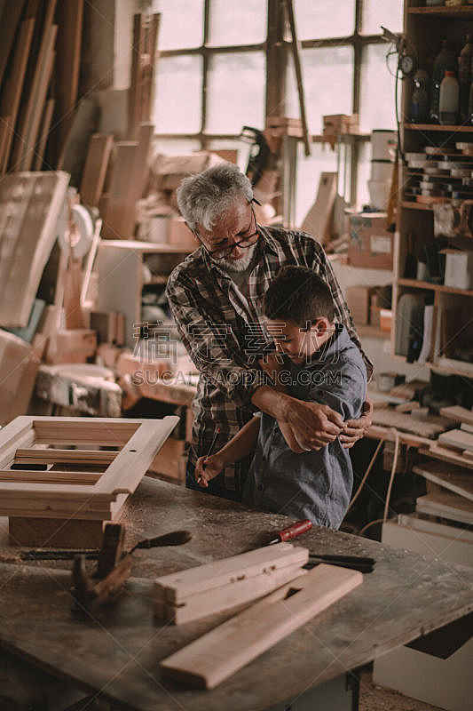古典式 木制 木工 工作室 男性 复古 专业人员 部分 韧性 仅男人图片素材下载 稿定素材