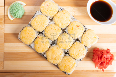 奶酪,绿芥末酱,鸭舌帽,芝麻,生姜,菜单,日本食品,米,三文鱼,生鱼片寿司