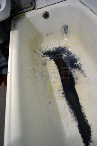 古典式,凌乱,生锈的,浴盆,特写,白色,湿,排水口,洞,被痛打的
