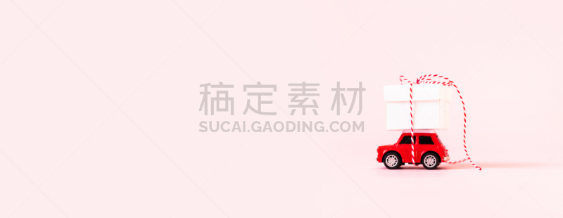 汽车,玩具,礼物,红色,风帽,前灯,肖像,地板,烤肉架,卡丁车