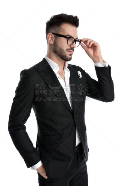 眼镜,男商人,手放在兜里,仅男人,仅一个男人,现代,拿着,人体,看,幸福