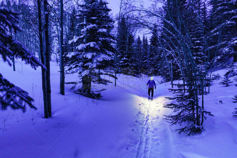 夜晚,头灯,滑雪运动,非都市风光,科罗拉多州,屈膝旋转滑雪,风景,黄昏,冬天,图像