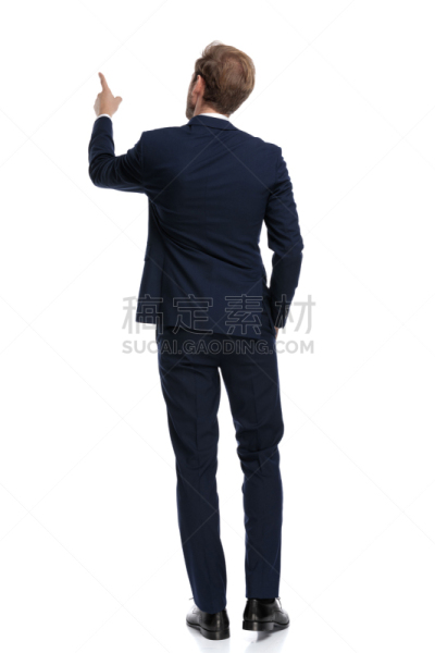 男商人,青年人,蓝色西装,正下方视角,背景分离,拿着,全身像,前进的道路