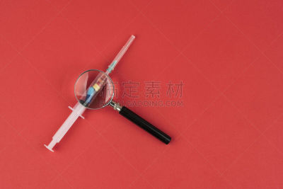 注射器,药,红色背景,日冕形病毒,拉沙病毒,分离着色,生物学,微生物学,球体,健康保健