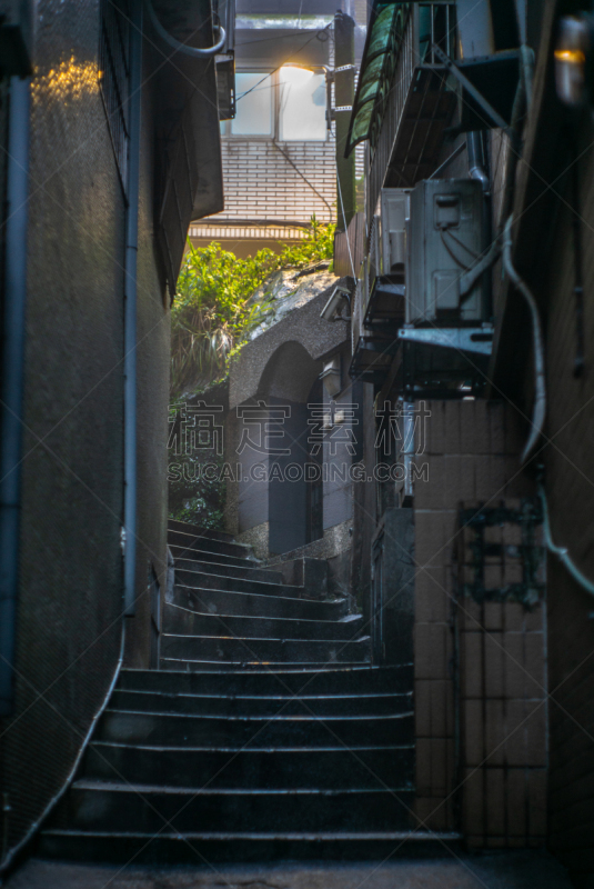 A mysterious back alley and staircase in the Taiwanese village of Jiufen - 1