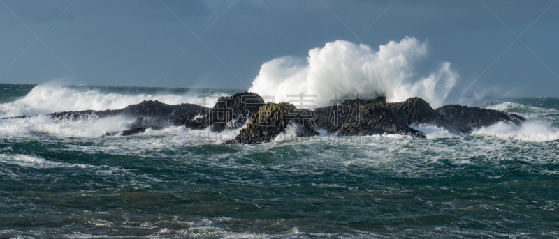 海岸线,波浪,堤道,北爱尔兰,岩石区,海港,在上面,巨大的,环境,海浪