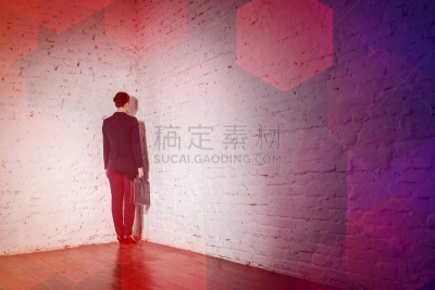 全身像,办公室,女商人,背面视角,角落,专业人员,波兰,拿着,仅女人,仅一个女人