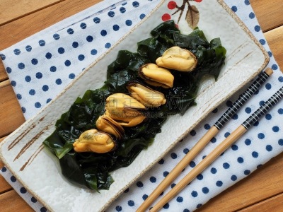 东方食品,海草,贻贝,韩国食物,焖菜,饮食产业,韩国泡菜,日本食品,餐具,自制的