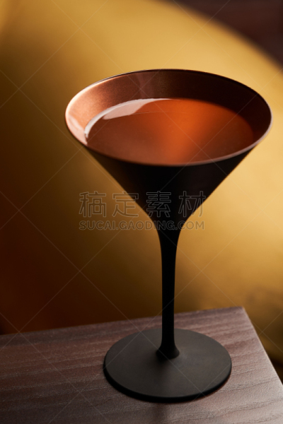鸡尾酒,特写,玻璃杯,大都会鸡尾酒,简单,复古风格,现代,木制,伏特加,夜晚