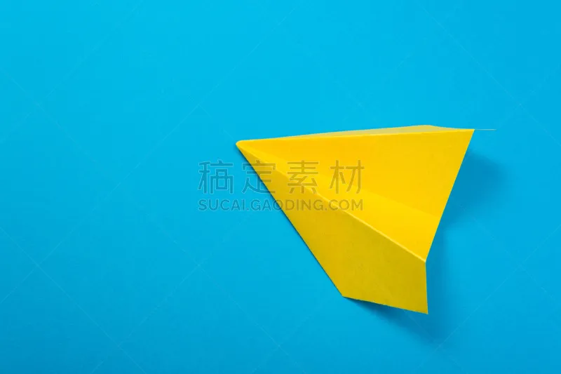 纸 空白的 纸飞机 蓝色 彩色蜡笔 平铺 彩色背景 黄色 风 灵感图片素材下载 稿定素材