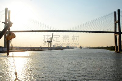 河流,在上面,塔尔梅其桥,混泥土块,商用码头,视点,公路,建筑业,萨凡纳港市,建筑特色