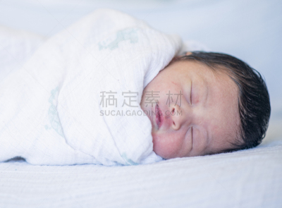 婴儿,新生儿,肉汁,0到11个月,家庭,35岁到39岁,30岁到34岁,小的,拿着,童年