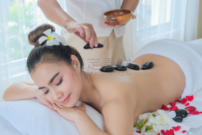 后背,女人,替代疗法,石头,金色头发,成年的,人类消化系统,胃,手