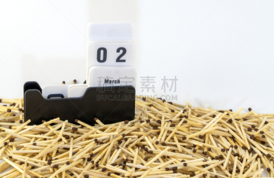 月,春天,白昼,火柴棍,第二天,无人,留白,日历,计划书,全球通讯