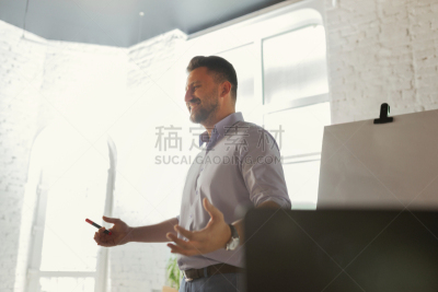 演说家,男性,大学,走廊,车间,成年的,学生,观众,指导教师,专业人员