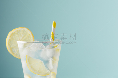 饮料,玻璃杯,柠檬,苏打水,在边上,精神振作,黄色,闪亮的,切片食物,稻草