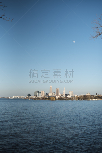 克里夫兰,俄亥俄州,城市天际线,滨水,垂直画幅,摩天大楼,图像,凯雅霍加河,美国,无人
