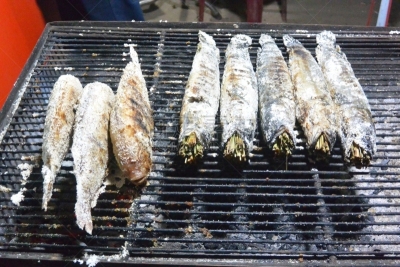 塞满了的,食盐,鱼类,芳香的,柠檬草,湖,碳烤,格子烤肉,热,香料