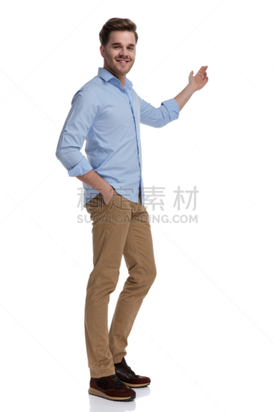 男人,休闲装,幸福,手放在兜里,出示,微笑