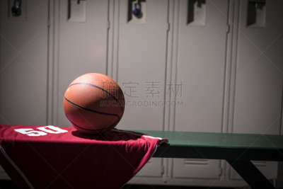 学校体育馆,体育器械,篮球运动,衣帽间,空的,休闲游戏,运动,球,长椅,赛后