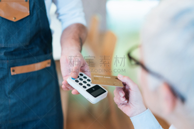 非接触支付,安逸,读卡机,中老年女人,无法辨认的人,塑胶,津贴,帐单,技术,现代