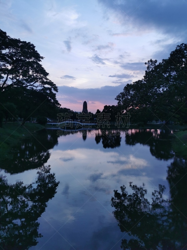 Ayutthaya​ view​ by​ Wat​ Mahathat​ during​sunset