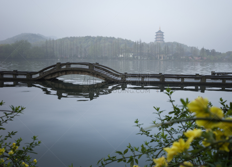 西湖,杭州,曙暮光,黄昏,东亚人,公园,池塘,雷峰宝塔,客轮,河流