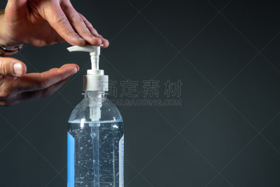 日冕形病毒,灰色背景,手,特写,洗手液,含酒精饮料,水泵,芦荟,感冒,生病