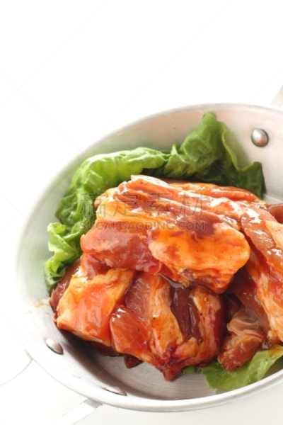 韩国食物,小排骨,烤肉架,不锈钢,白色背景,肋骨,垂直画幅,猪肉,图像,中国食品