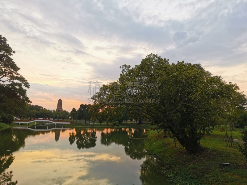 Ayutthaya​ view​ by​ Wat​ Mahathat​ during​sunset