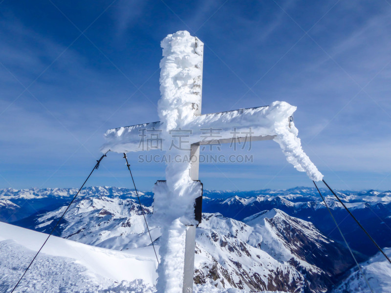 Mölltal Glacier - Cross on top of the mountain