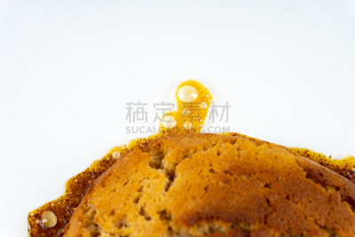 蛋糕,饼干,花生酱,焦糖,留白,透过窗户往外看,白色背景
