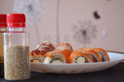 寿司,三文鱼,咸水鳗,奶酪,费城,酱油,简单,烟熏食品,传统,清新