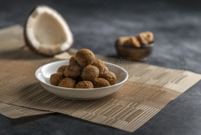 印度小吃拉杜,椰子,自制的,甜食,活力,传统,华丽的,球体,食品,甜点心