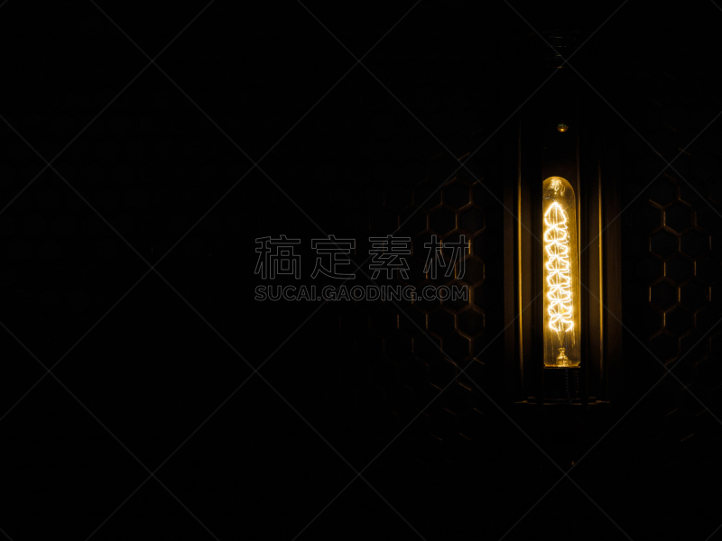 留白,复古灯泡,简单,黑色背景,活力,热,线条,暗色,过去,一个物体