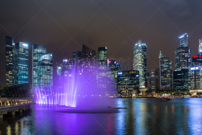 新加坡市,夜晚,城市天际线,滨海湾金沙酒店,滨海湾 ,水,水平画幅,新加坡,无人,曙暮光