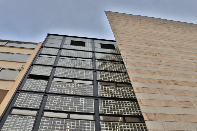 La bibliothèque et médiathèque nommée François Mitterrand à Villeurbanne - Vue extérieure - Ville de Villeurbanne - Département du Rhône - France