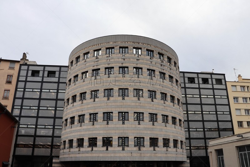La bibliothèque et médiathèque nommée François Mitterrand à Villeurbanne - Vue extérieure - Ville de Villeurbanne - Département du Rhône - France