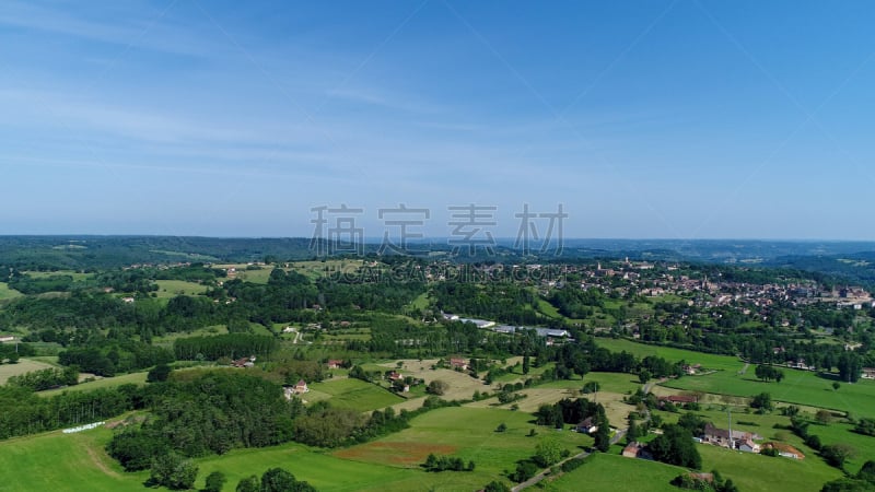 Belvès est une ancienne commune française située dans le département de la Dordogne, en région Nouvelle-Aquitaine. De 1790 à 2015, la commune a été le chef-lieu d'un canton.
Elle fait partie de l'association Les Plus Beaux Villages de France.
Au 1er janvi